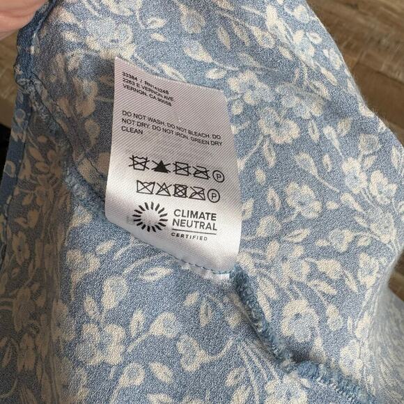 Reformation Grazie Skirt in Clio Blue Floral Size 4 - Picture 8 of 8